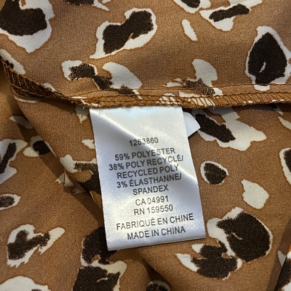 Madison d’Amelie Paris Leopard or Cheetah Animal Print Button Down Small - Picture 6 of 10